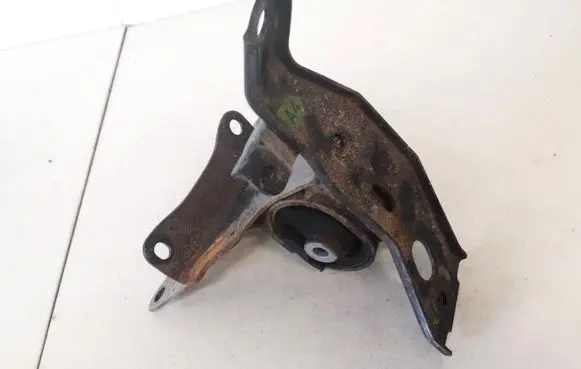 Toyota Verso-S Engine mount bracket