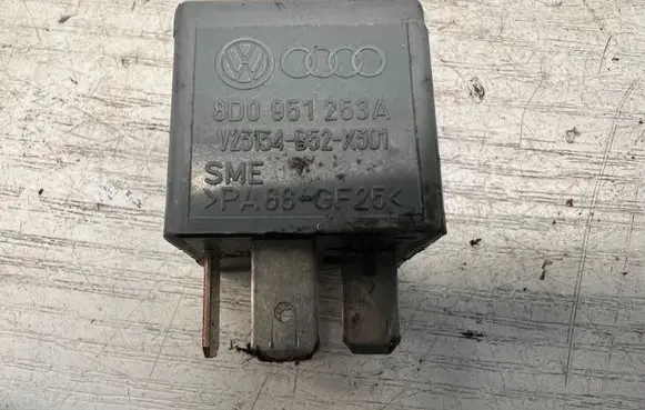 Audi A6 S6 C5 4B Other relay 8D0951253A 373