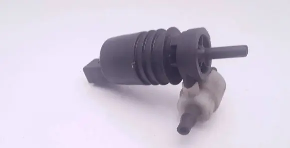 Mitsubishi Outlander Windscreen/windshield washer pump 3043125
