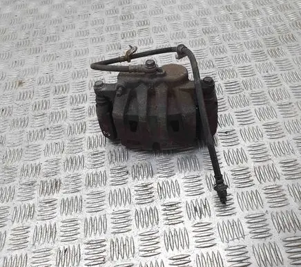 Toyota RAV 4 (XA40) Front brake caliper