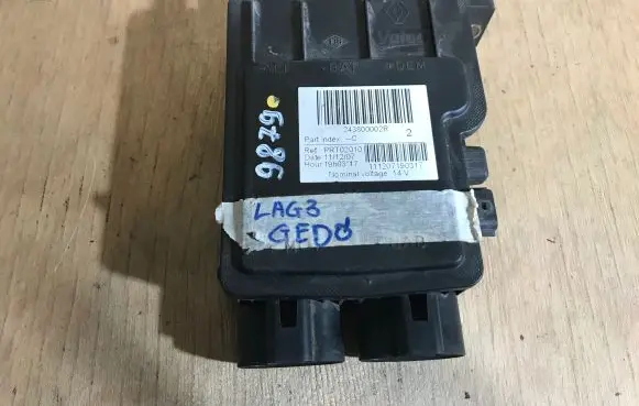 Renault Laguna III Power management control unit 243800002R
