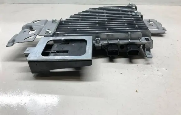 Voltage converter inverter