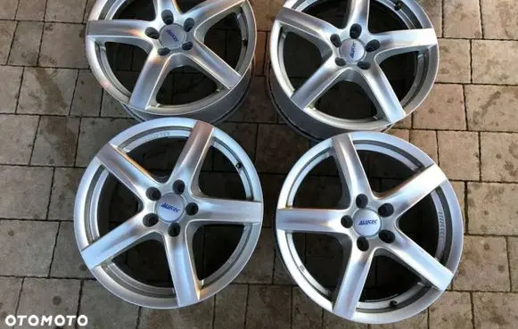 Honda CR-V R17 alloy rim 