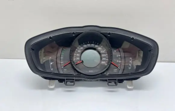 Volvo V40 Speedometer (instrument cluster) 31412872