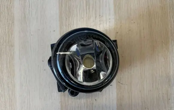 Volkswagen Touran II Front fog light 1T0941699H