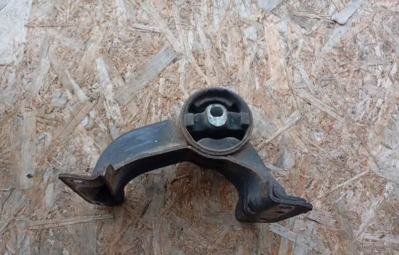 Dodge Journey Engine mount bracket P05171090AD
