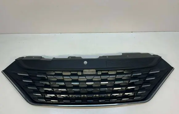 Iveco Daily 6th gen Front grill 5802317677 5802317676 5802317677KZ