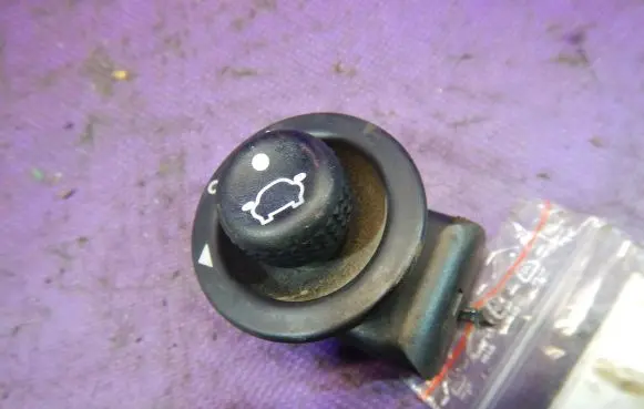 Ford Focus Wing mirror switch 93BG17B676BA