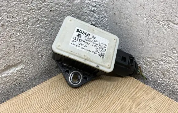 Audi A4 S4 B7 8E 8H ESP acceleration yaw rate sensor 8E0907637B 0265005618 3001546