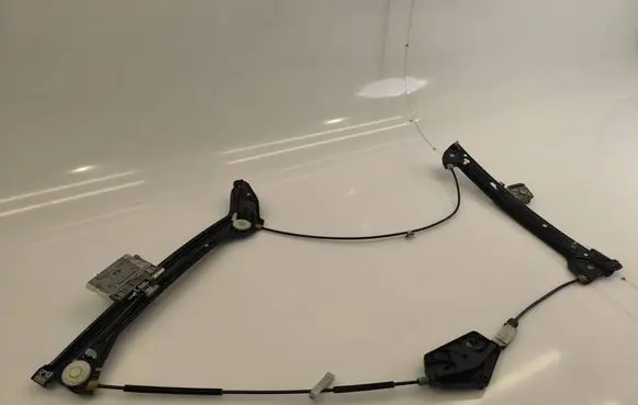 Front window lifting mechanism without motor