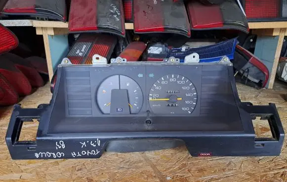 Toyota Corolla E80 Speedometer (instrument cluster) 830101A430 157400723
