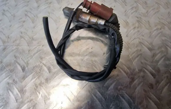 Volkswagen PASSAT B5 Lambda probe sensor 058906265C