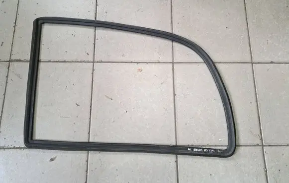 Ford Galaxy Rubber seal rear door window/glass 