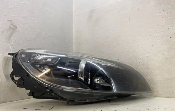 Volvo V40 Headlight/headlamp 31420010