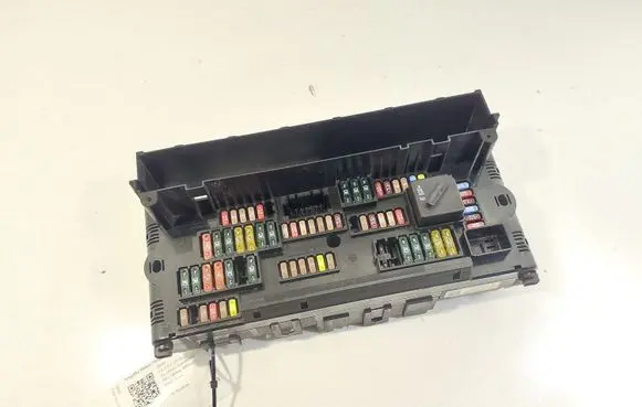 BMW 5 F10 F11 Fuse module 9210861