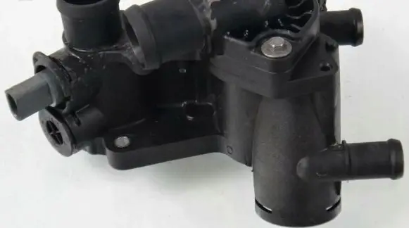 Volkswagen Polo V 6R Thermostat housing 3240147 032121111