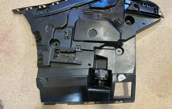 BMW 5 G60 G61 Rear bumper mounting bracket 5A0F8A5