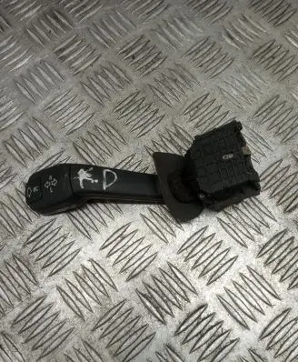 BMW 5 E39 Indicator stalk 8352172