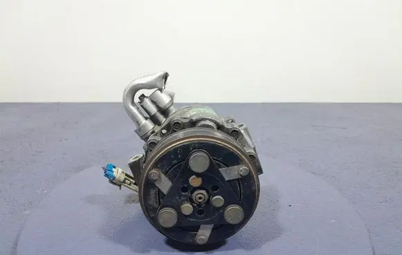 Opel Corsa C Air conditioning (A/C) compressor (pump) 13106850