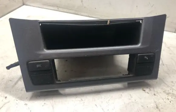 BMW 5 E60 E61 Glove box frame 9139391