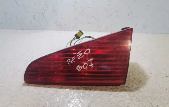 Peugeot 607 Tailgate rear/tail lights