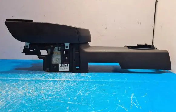 Audi A2 Center console