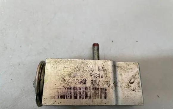 Mercedes-Benz ML W164 Air conditioning (A/C) expansion valve A1648300084