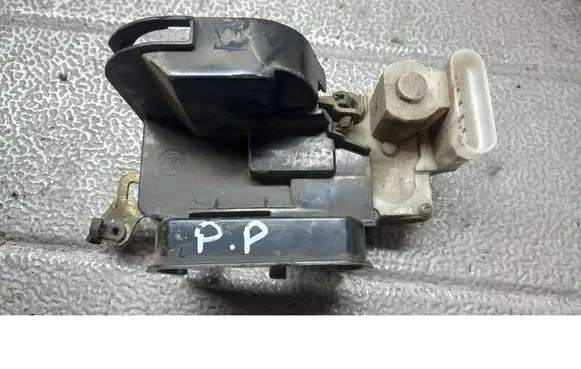 Fiat Punto (176) Front door lock