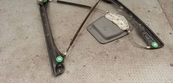 Volkswagen Golf Plus Front window lifting mechanism without motor 