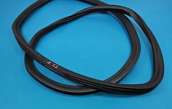 BMW 5 G30 G31 G38 Rubber seal rear door 7337003 IMPRK1593255