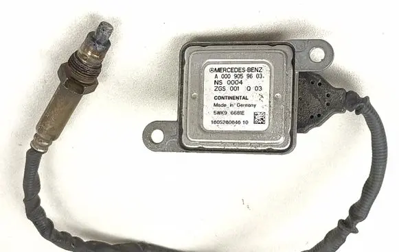 Mercedes-Benz E W212 Lambda probe sensor A0009059603