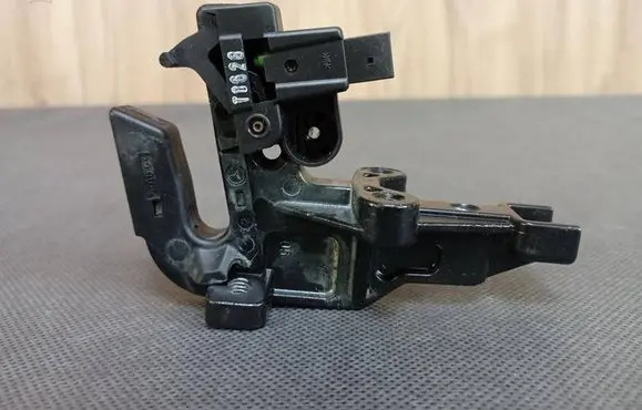 Mercedes-Benz CLK A209 C209 Convertible roof lock/latch A2098201910 2098201910