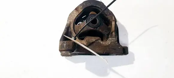 Honda FR-V Engine mount bracket 