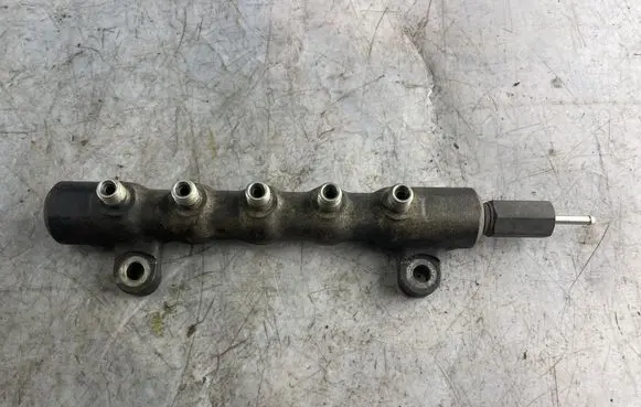 Toyota Corolla Verso AR10 Fuel main line pipe