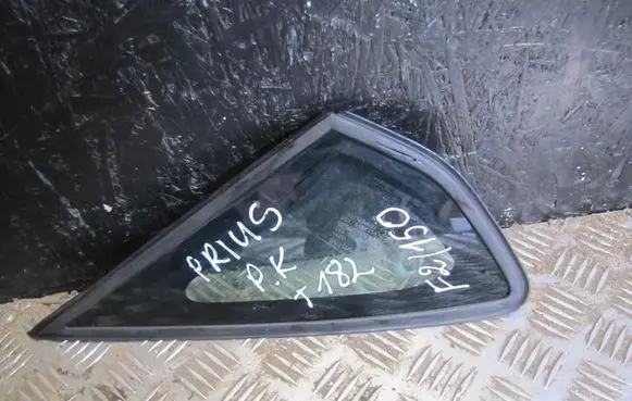 Toyota Prius (XW20) Rear vent window glass F2150