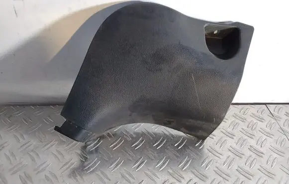 Foot area side trim