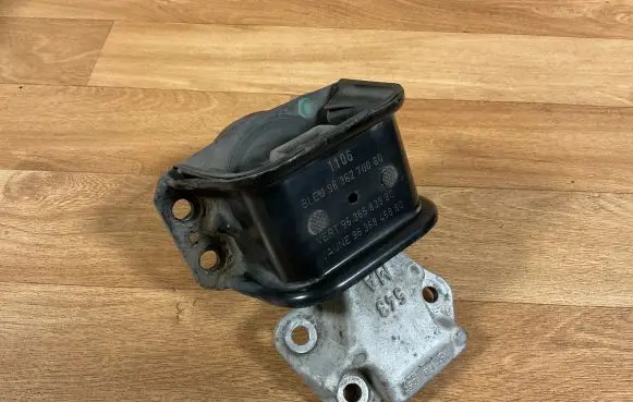 Citroen C4 I Engine mount bracket 9636845880 9636270080 9636583980