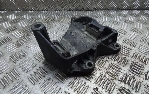 Volkswagen Transporter - Caravelle T5 Generator/alternator bracket 070903143C