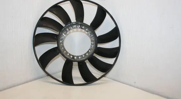 Volkswagen PASSAT B5.5 Fan impeller 058121301B