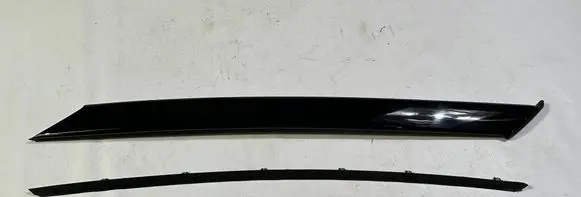 Ford Explorer VI Windshield trim lb5bs03682