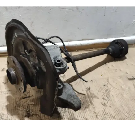 Rear wheel hub spindle/knuckle