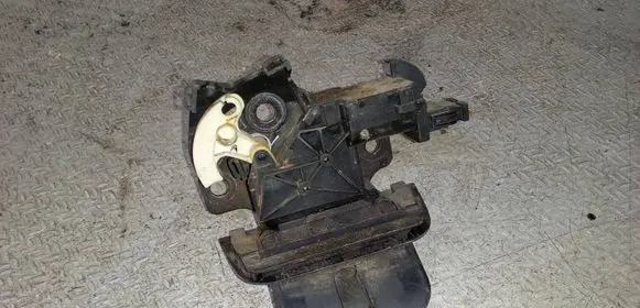Audi A4 S4 B7 8E 8H Tailgate/trunk/boot lock/catch/latch 8P4827505B