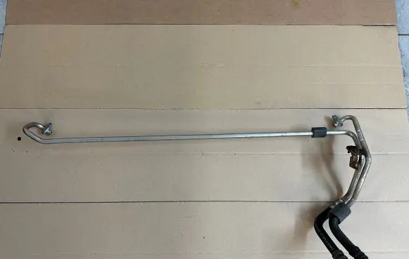Gearbox oil cooler pipe/hose