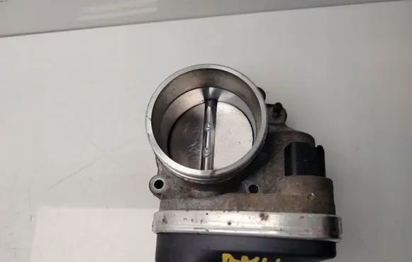 BMW X3 E83 Throttle body valve 13547502