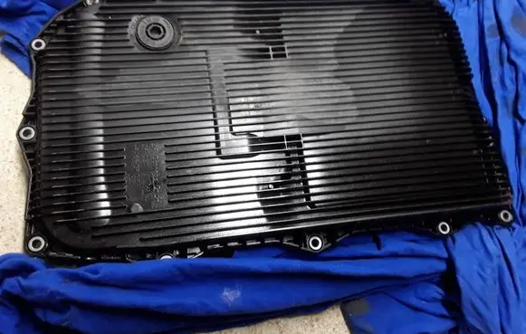 Jaguar XE Gearbox sump BH42M2C924