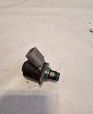 Mercedes-Benz Sprinter W906 Fuel pressure regulator 9307Z530A 40854B0 8507A