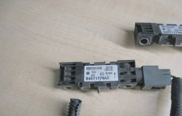 Dodge Magnum Airbag deployment crash/impact sensor 04671779AC