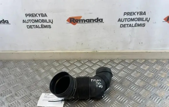 Volkswagen PASSAT B8 Turbo air intake inlet pipe/hose 5Q0129654