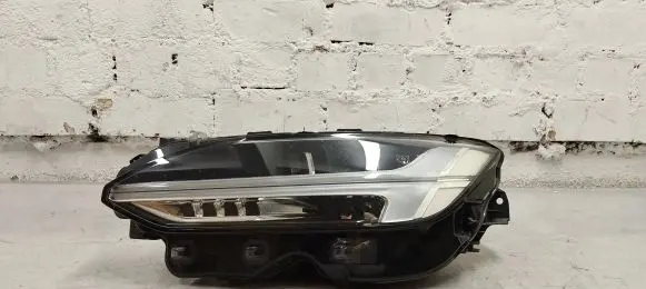 Volvo S90, V90 Headlight/headlamp 31689203