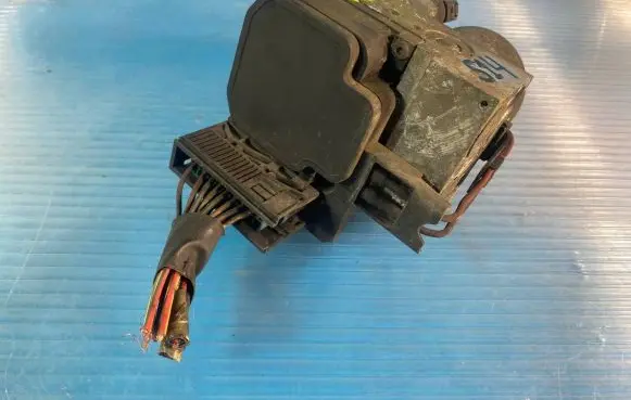 Nissan Primera ABS Pump 47600AV700 0265202524